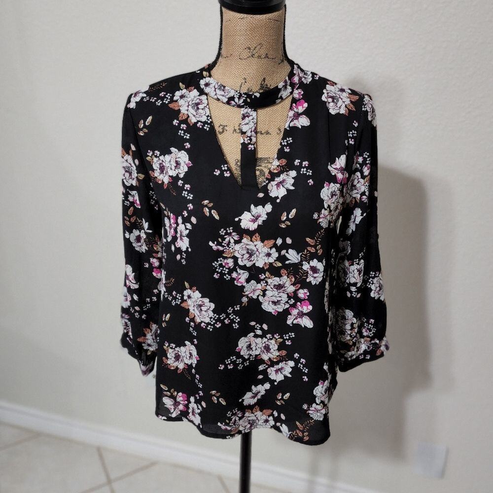 ACTIVE USA floral‎ choker neckline floral shirt size small
